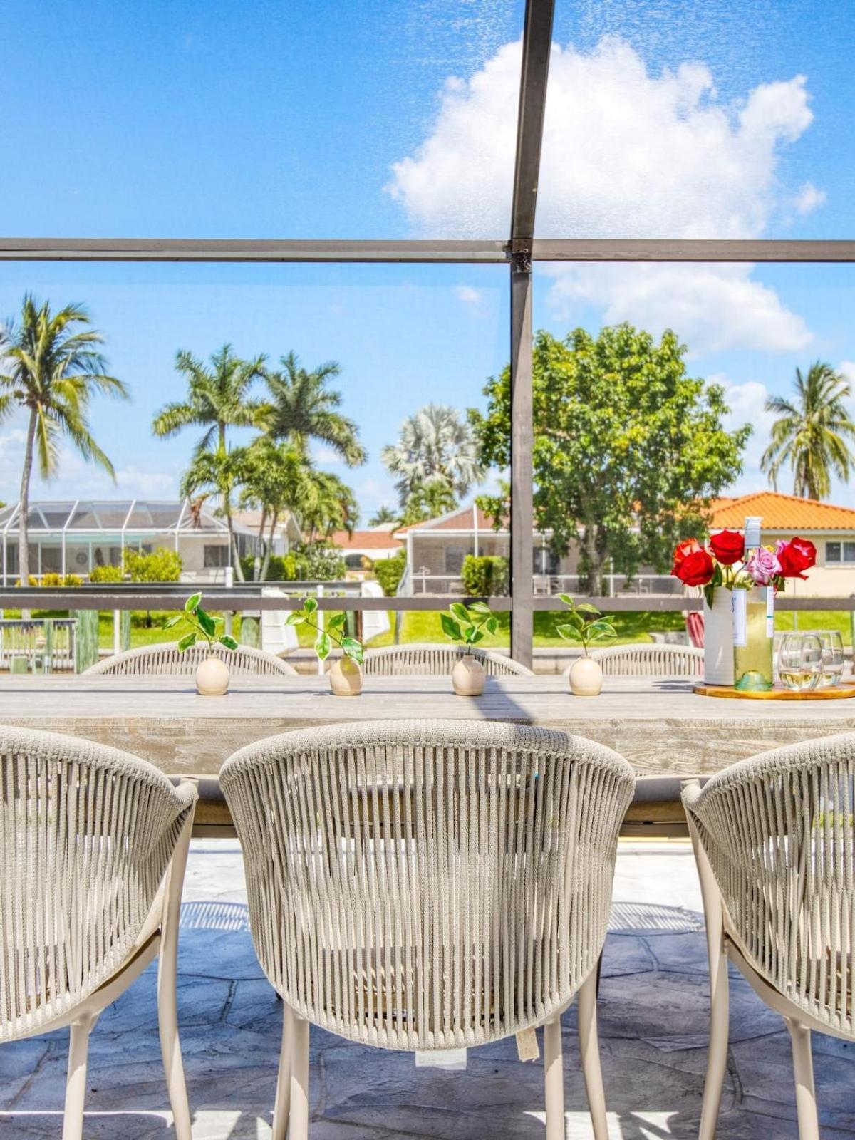 The Endless Summer Hideaway * Cape Coral